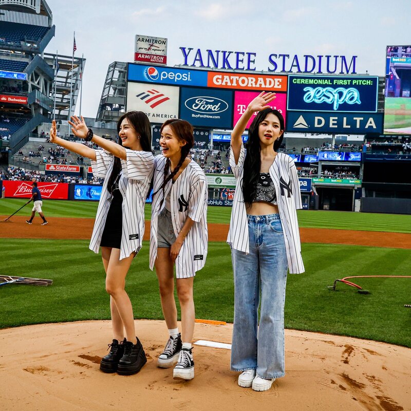 230609 New York Yankees Official Twitter Update with aespa documents 2