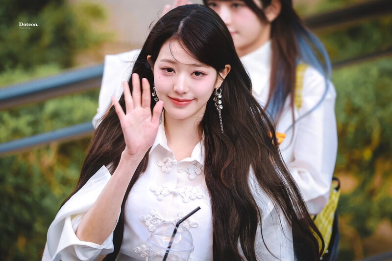 240503 WONYOUNG - Music Bank Commute and Fansign Event documents 10