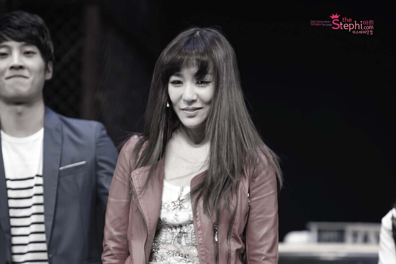 111221 Girls' Generation Tiffany at FAME! Musical First Show documents 3