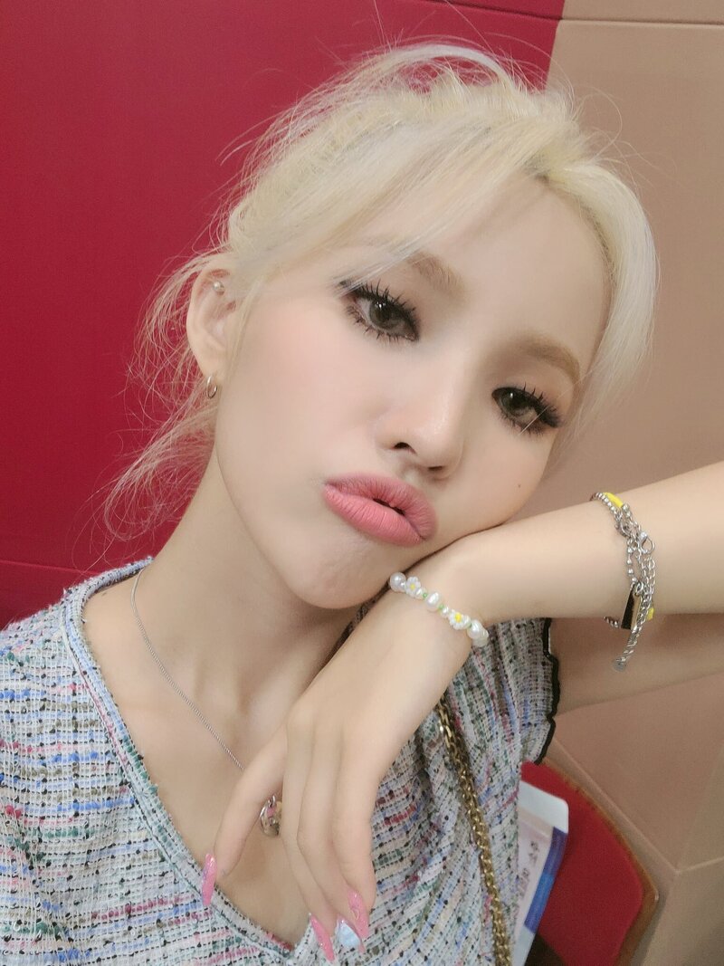 210711 (G)I-DLE SNS Update - Soyeon documents 4
