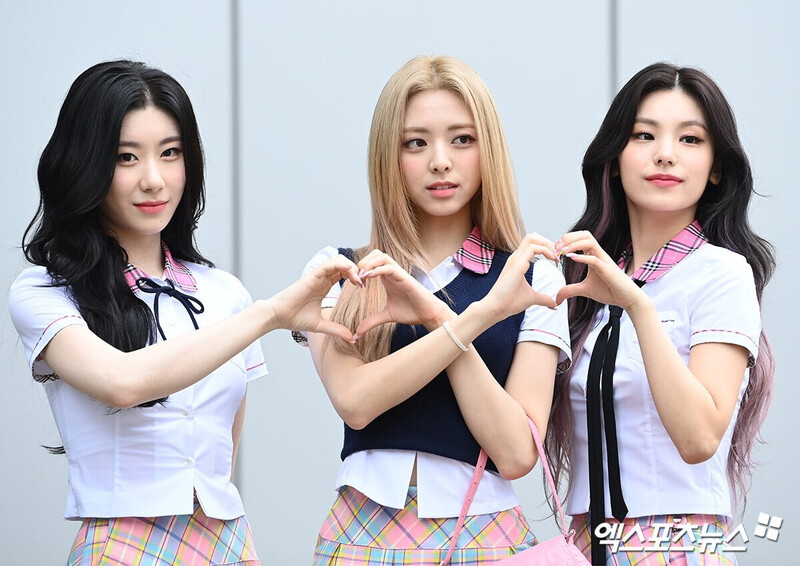 220721 ITZY - Recording for Knowing Bros documents 8