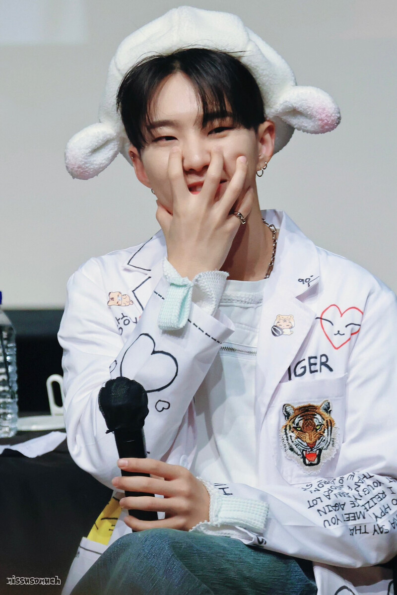 230506 SEVENTEEN Hoshi at Joeun Music Fansign Event documents 9