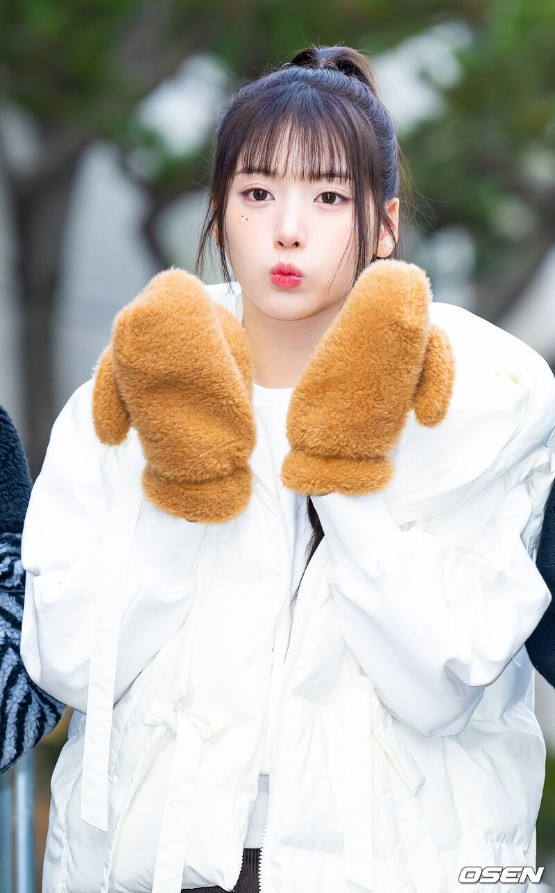 240202 NMIXX Jiwoo - Music Bank Commute documents 1