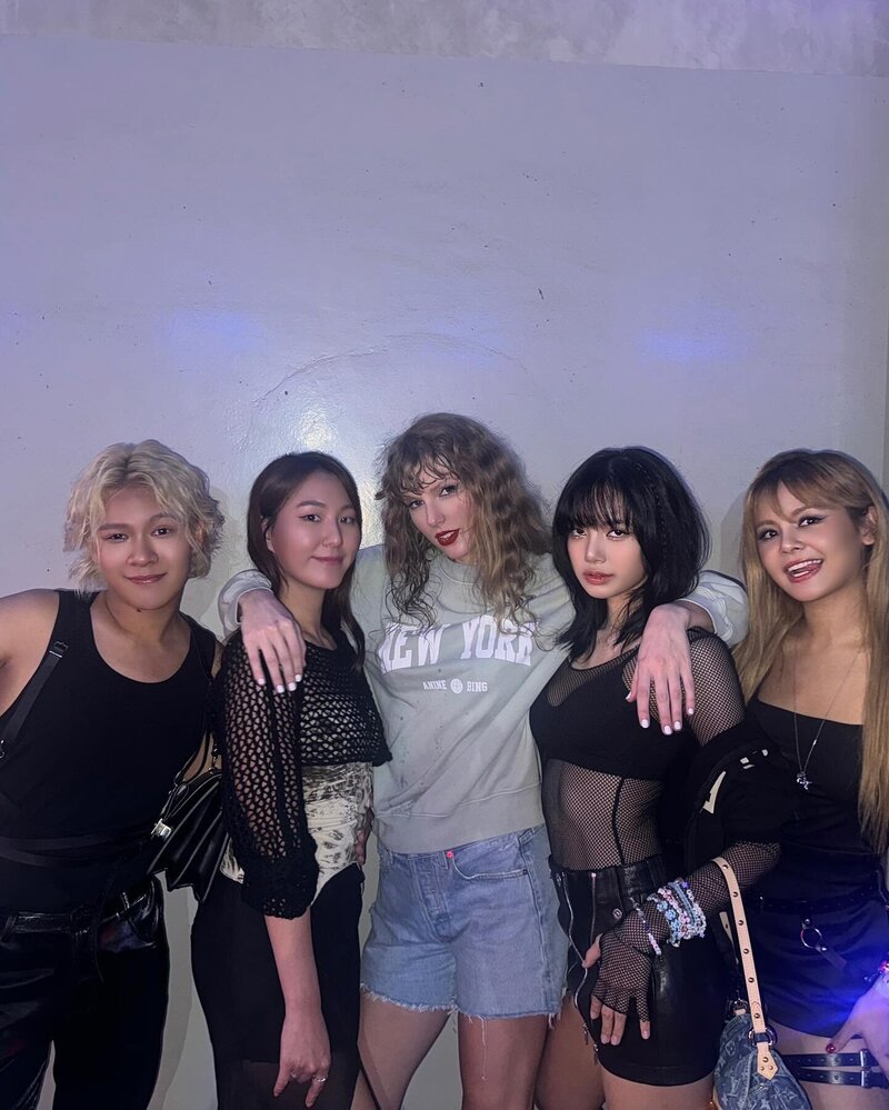 240304 - LISA Instagram Update with Taylor Swift documents 4