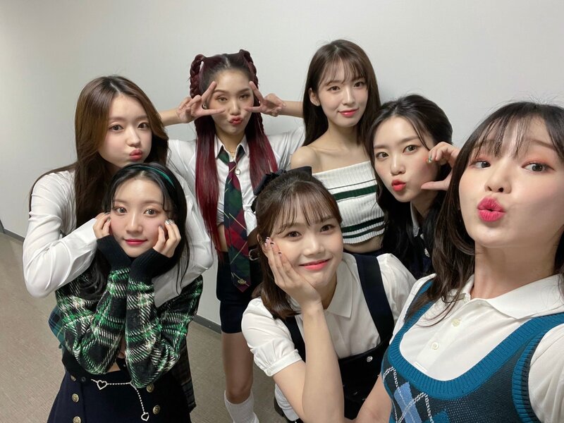 211126 OH MY GIRL Twitter Update documents 2