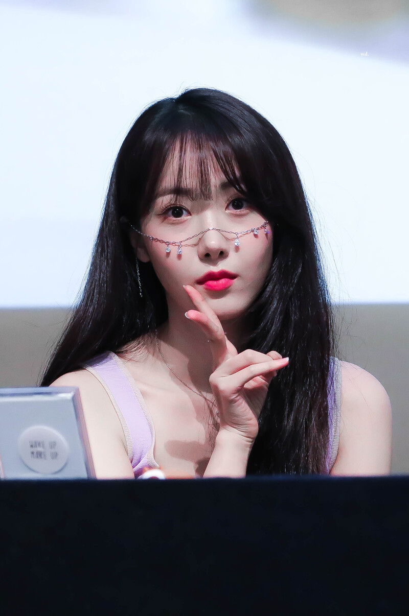 220724 VIVIZ SinB - Fansign Event documents 13