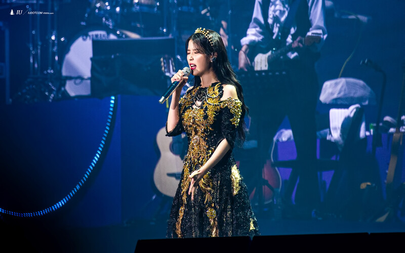 220918 IU - 'The Golden Hour' Concert documents 8