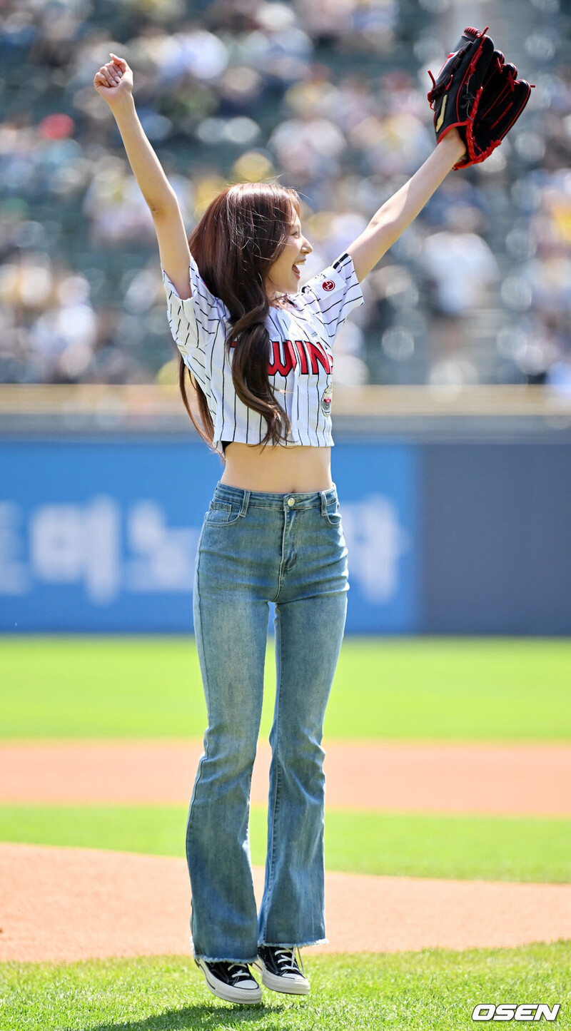 240427 TWICE SANA -  LG Twins first pitch documents 4