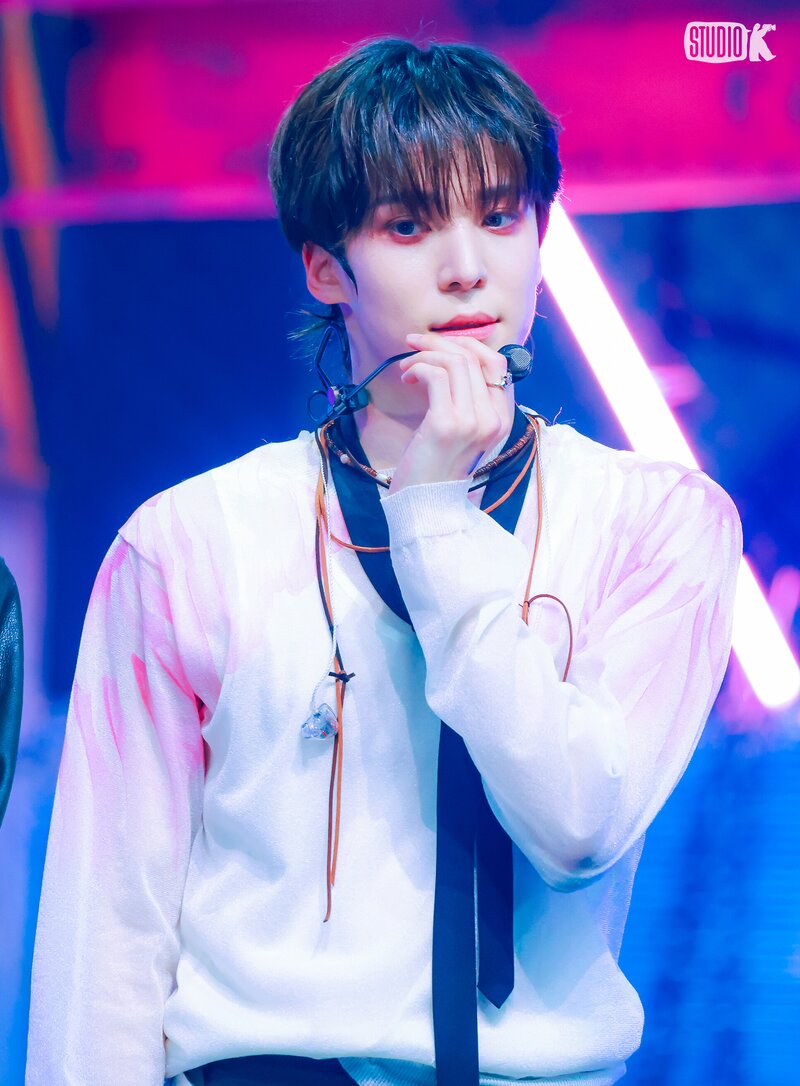 240631 ATEEZ Yunho - 'WORK' at Music Bank documents 10