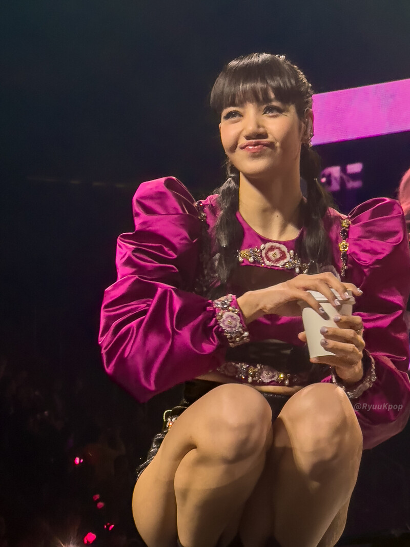 221114 BLACKPINK Lisa - 'BORN PINK' Concert in Newark documents 5