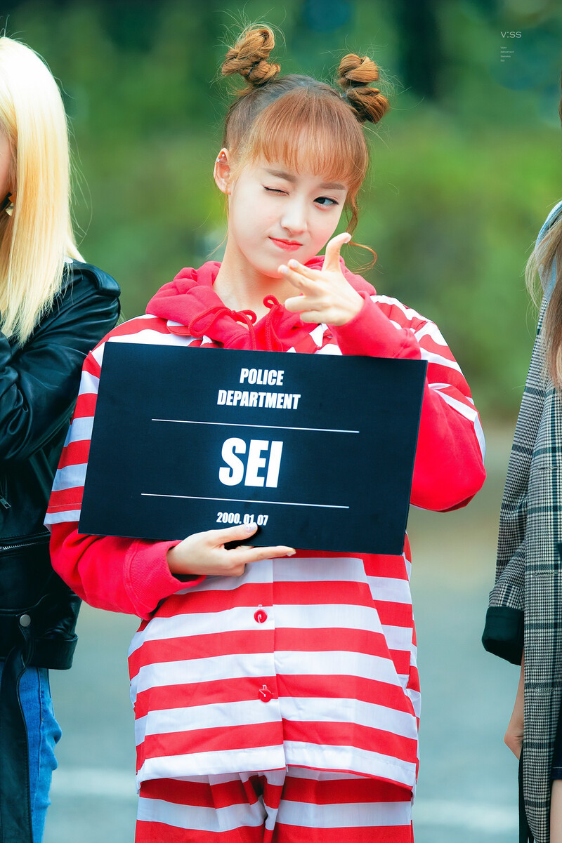 181012 Weki Meki Sei at Music Bank documents 4