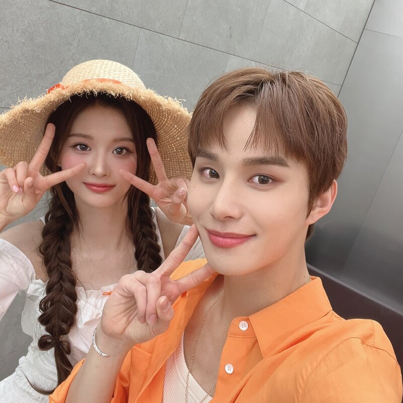 230325 Music Core Twitter Update - Sullyoon & Jungwoo documents 2