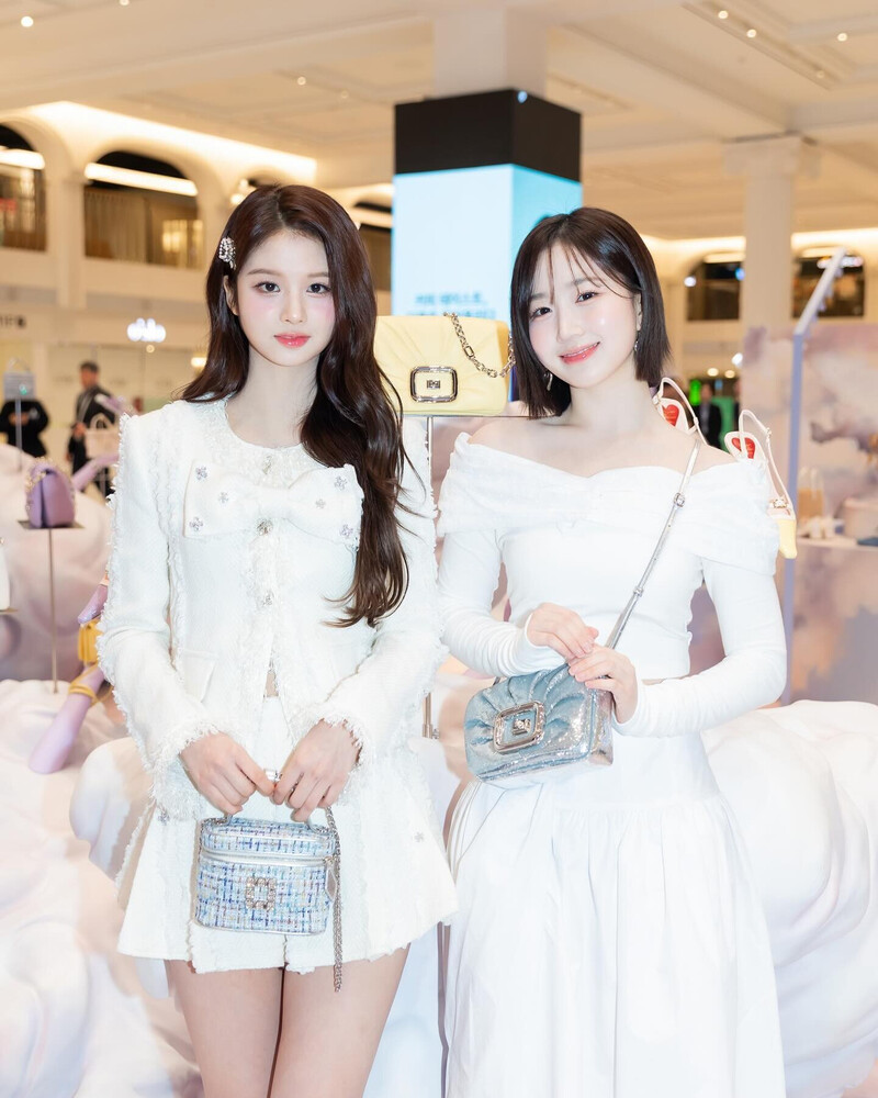 240315 NMIXX Haewon & Sullyoon -  Roger Vivier Pop-Up Event documents 1