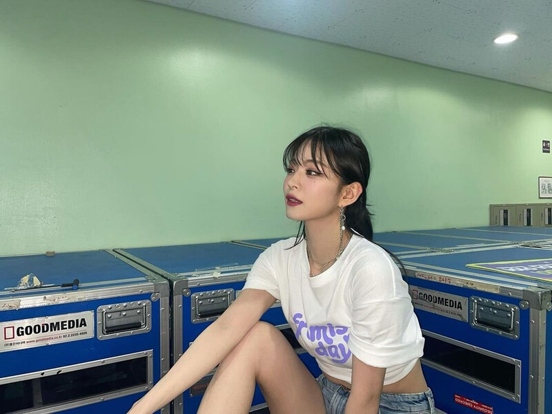 220424 fromis_9 Chaeyoung Instagram Update documents 2