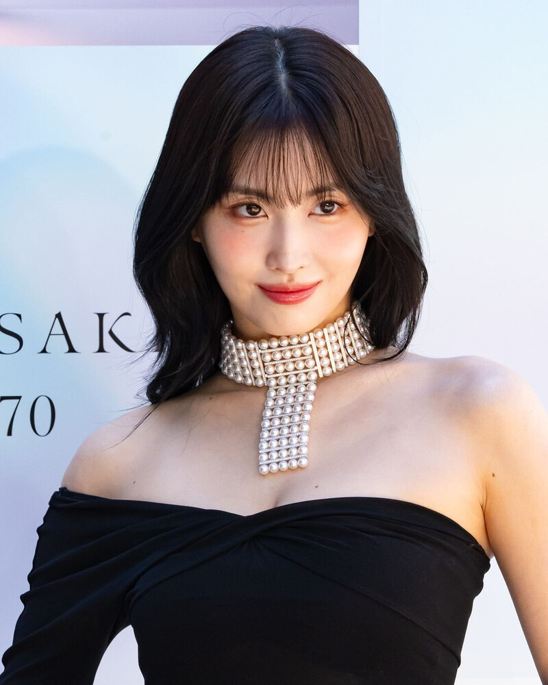 240425 TWICE Momo at the Tasaki event documents 3