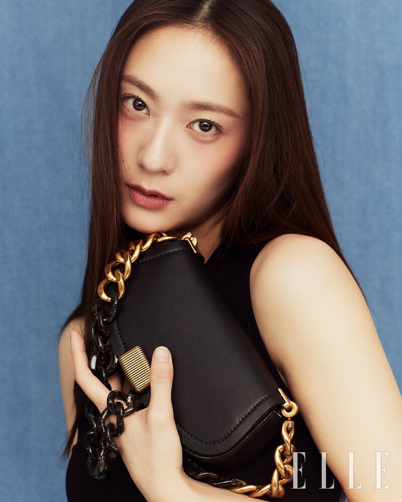 Krystal for ELLE Korea Digital Edition x CHARLES & KEITH April Issue 2022 documents 3