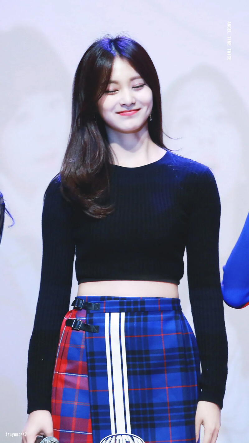 Tzuyu1060.jpg