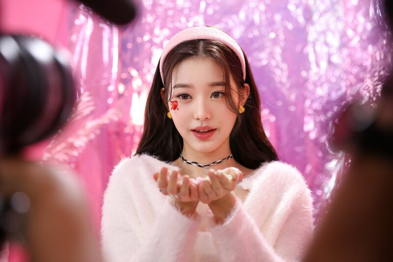 220236 WONYOUNG - 1,2,3 IVE! Behind the Scenes documents 2