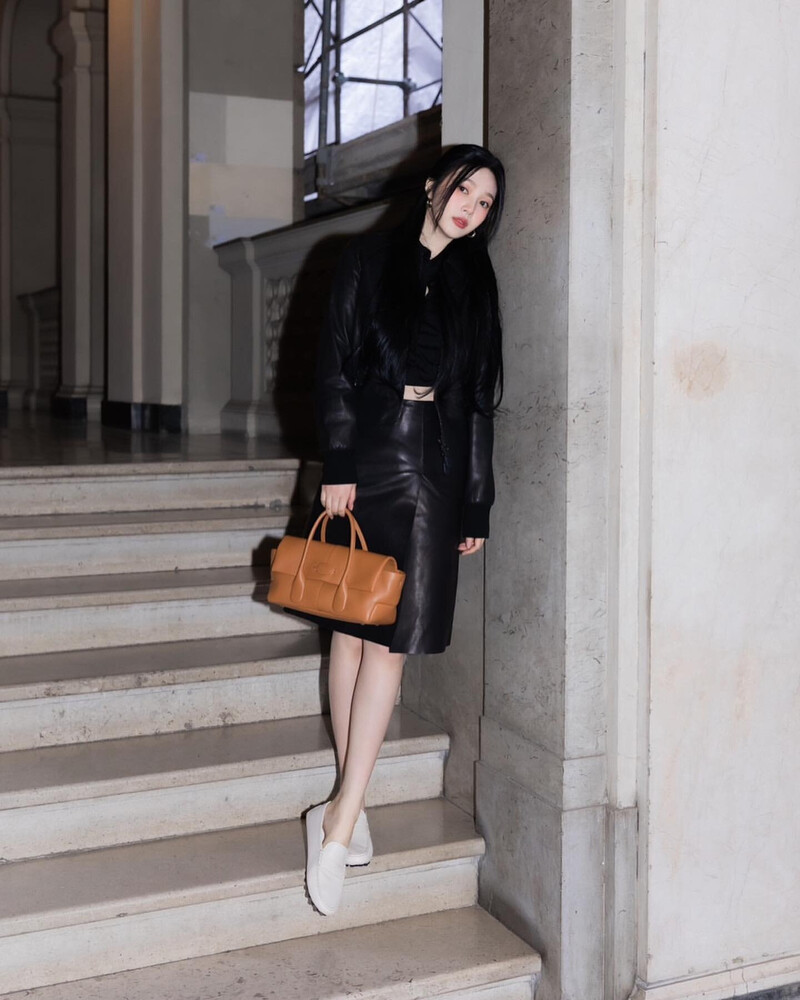 240223 Red Velvet Joy - Tod's F/W 2024 Fashion Show in Milan documents 4