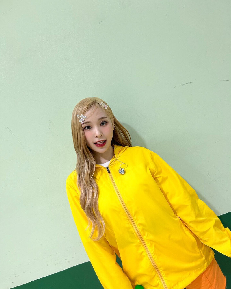 230505 Dreamcatcher Gahyeon Instagram Update documents 5