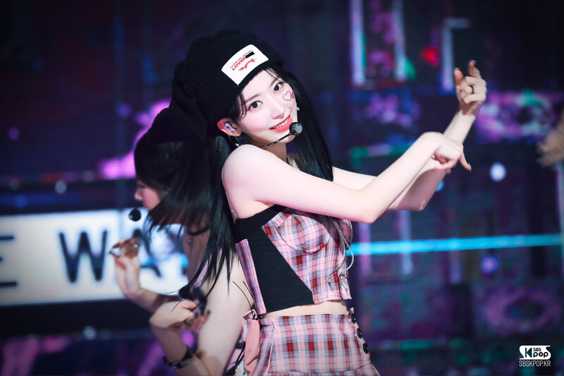 230521 LE SSERAFIM Sakura - 'UNFORGIVEN (feat. Nile Rodgers)' at Inkigayo documents 1