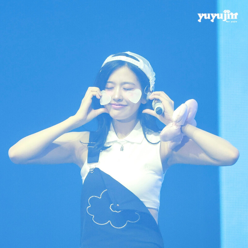 240810 IVE Yujin - 1st World Tour ‘Show What I Have’ in Seoul Day 1 documents 10