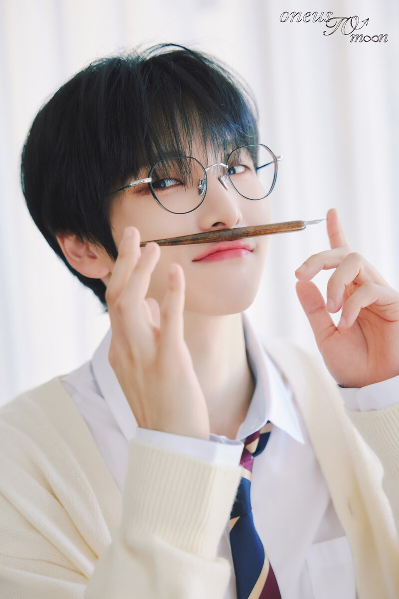 ONEUS 2025 Season's greetings 'ONEUS To Moon's teaser photos documents 1