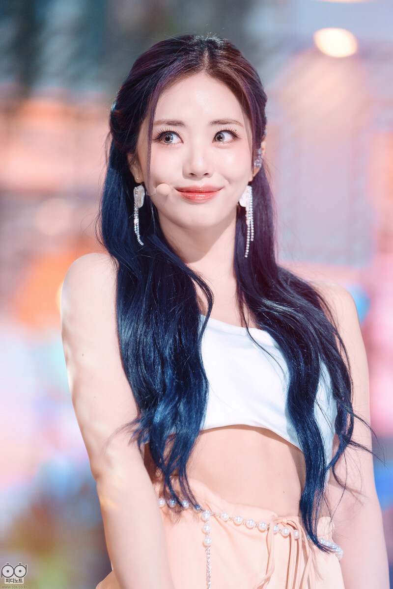 220703 fromis_9 Jiwon - 'Stay This Way' at Inkigayo documents 1