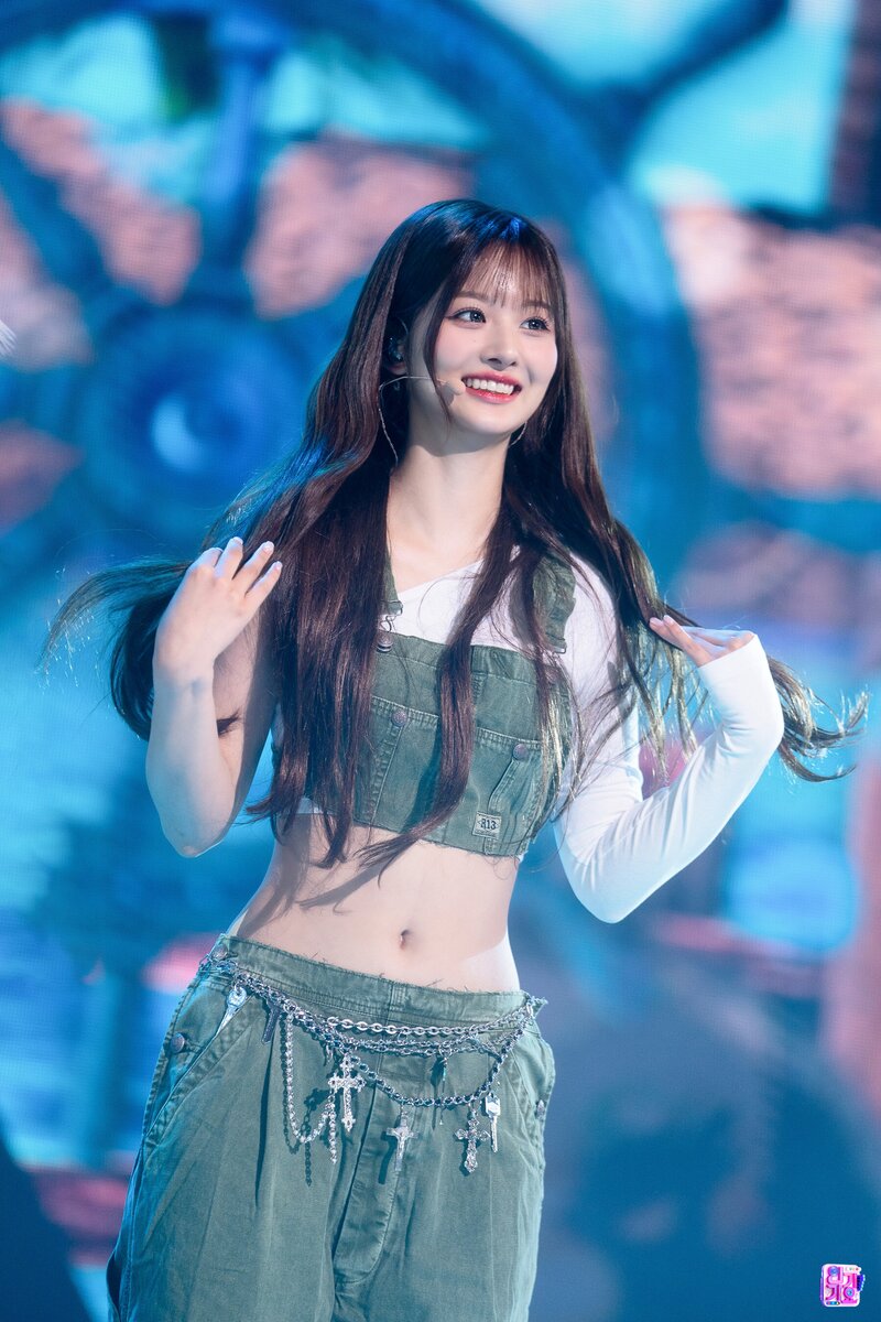 230402 NMIXX Sullyoon - 'Love Me Like This' at Inkigayo documents 6