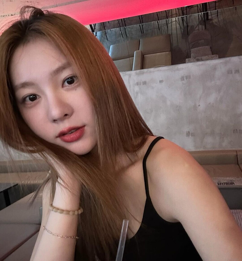 230708 YIYEON INSTAGRAM UPDATE documents 3