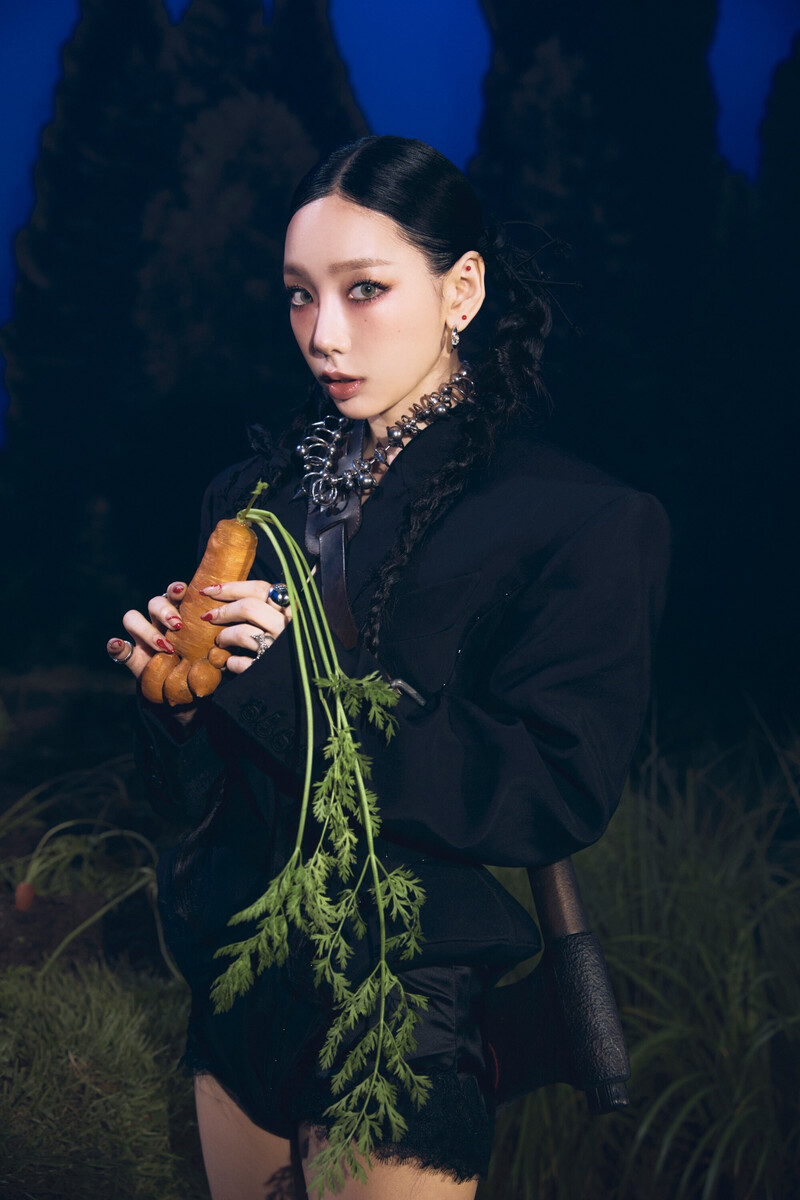 TAEYEON - Single 'Heaven' Concept Photo documents 3