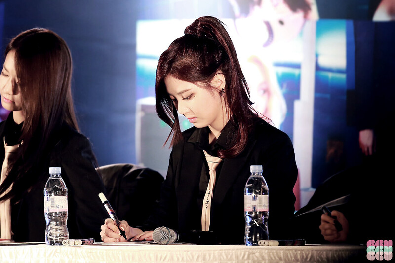 140316 Girls' Generation Seohyun at Cheonggye Fansign documents 3