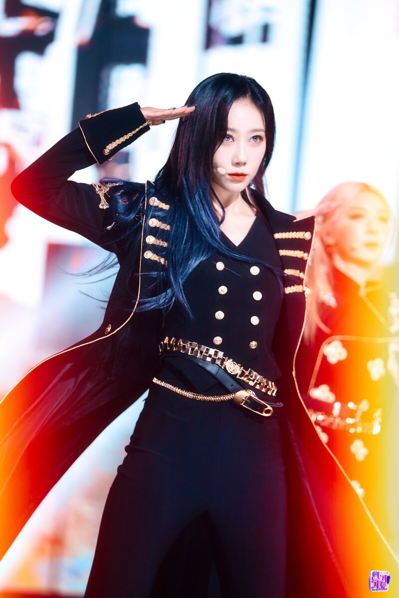 221006 Dreamcatcher Handong - 'VISION' at Inkigayo documents 9