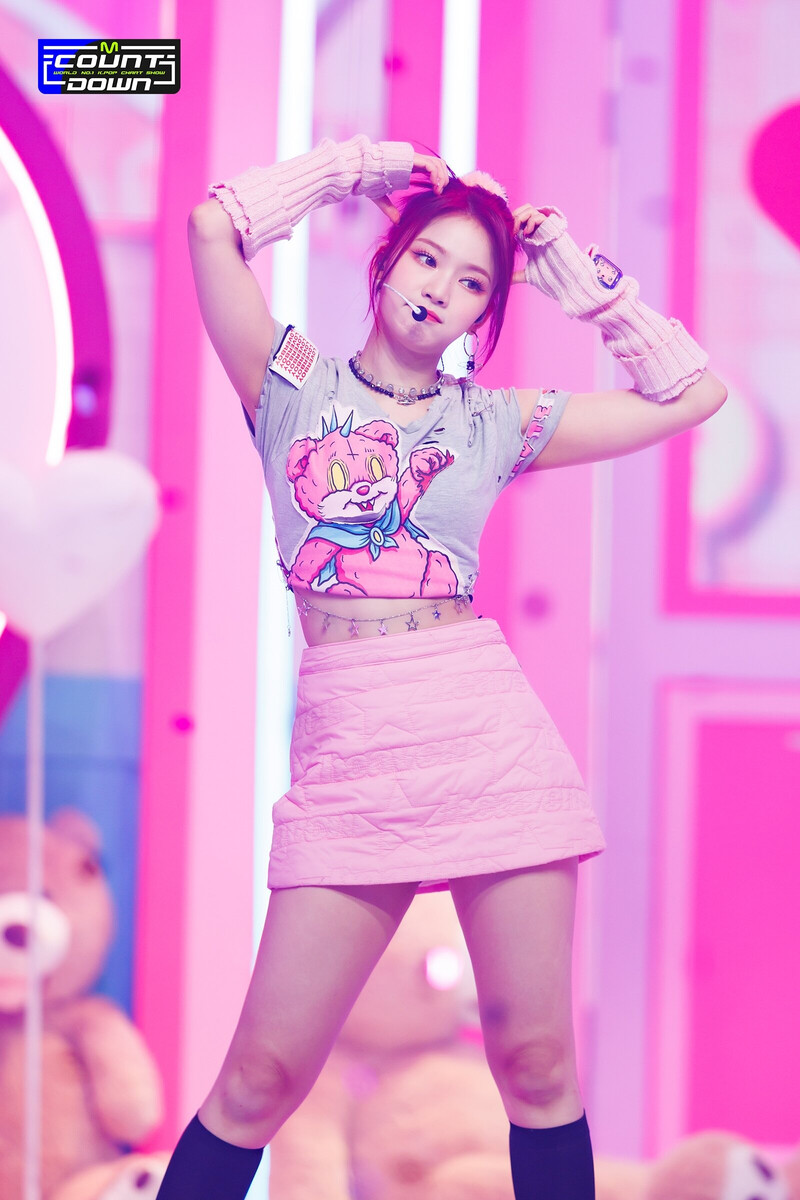 230216 STAYC Sieun - 'Teddy Bear' at M COUNTDOWN documents 5