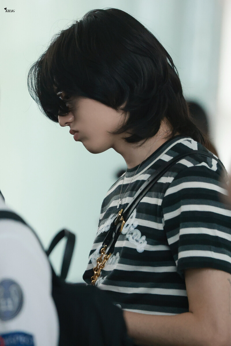 240620 TREASURE Haruto at Incheon International Airport documents 5