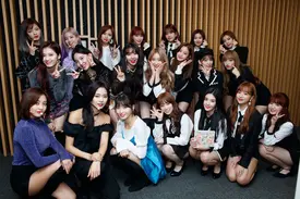 TWICE & IZ*ONE Group photo