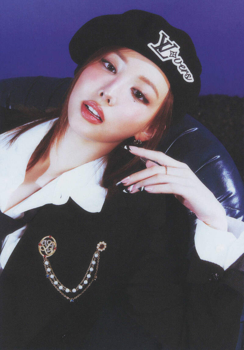 NAYEON 2nd Mini Album 'NA'  SCAN Photobook documents 14