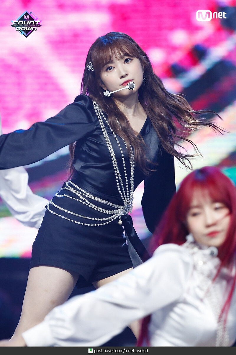 200702 IZ*ONE - 'Secret Story of the Swan (환상동화)' at M COUNTDOWN documents 10