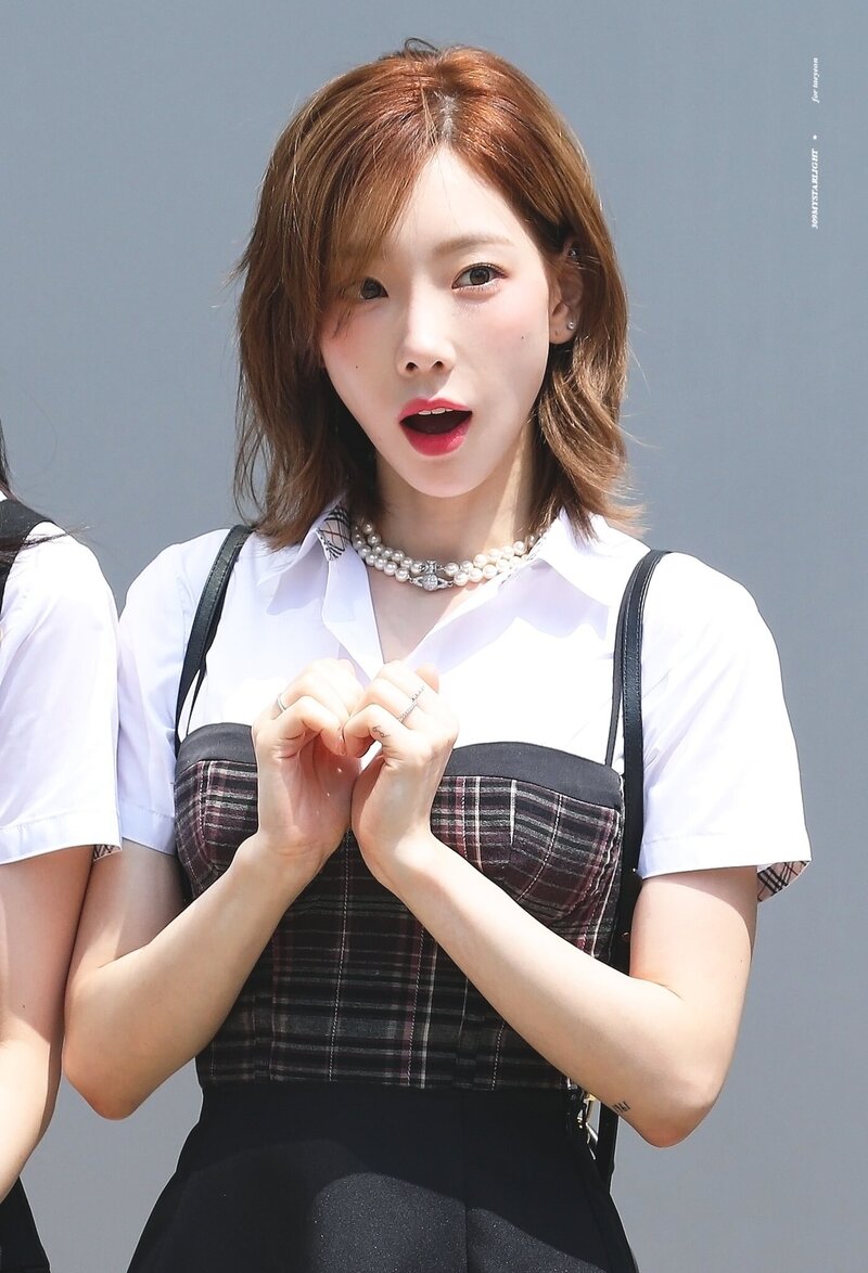 220728 SNSD Taeyeon - 'Knowing Bros' Filming documents 17
