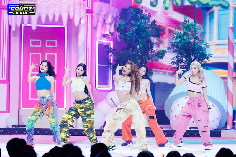 230803 - ITZY 'CAKE' at M COUNTDOWN documents 5