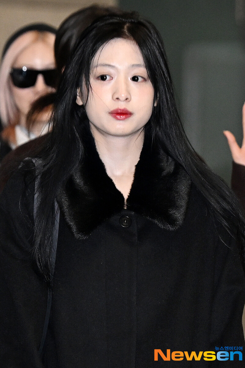 241229 Ahyeon at Incheon international airport documents 1