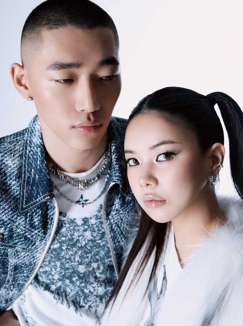 Moon Sujin and Youm Seounghoon for Maps Magazine | vol. 189 documents 1