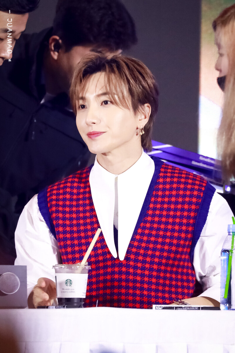 200105 Super Junior Leeteuk at 'Timeslip' Chengdu Fansign documents 7