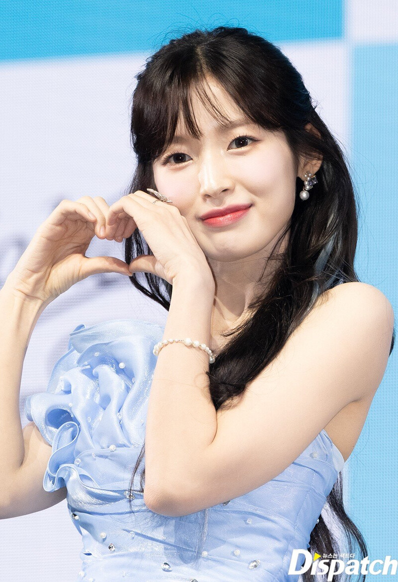 230724 Oh My Girl Arin 'Golden Hourglass' Comeback Showcase documents 1