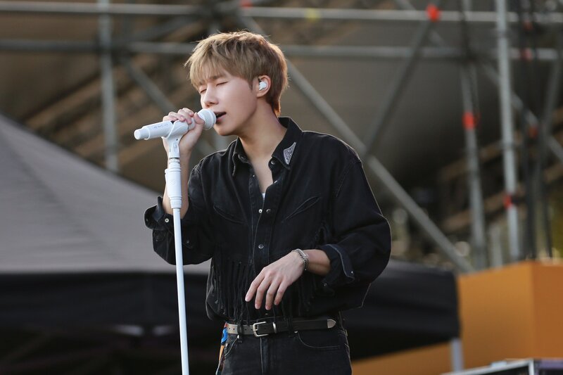 231024 - Naver - Sungkyu - Slow Life Slow Live 2023 Behind Photos documents 3