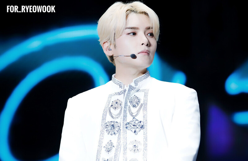 200119 Super Junior Ryeowook at SS8 in Macau (Day 2) documents 2