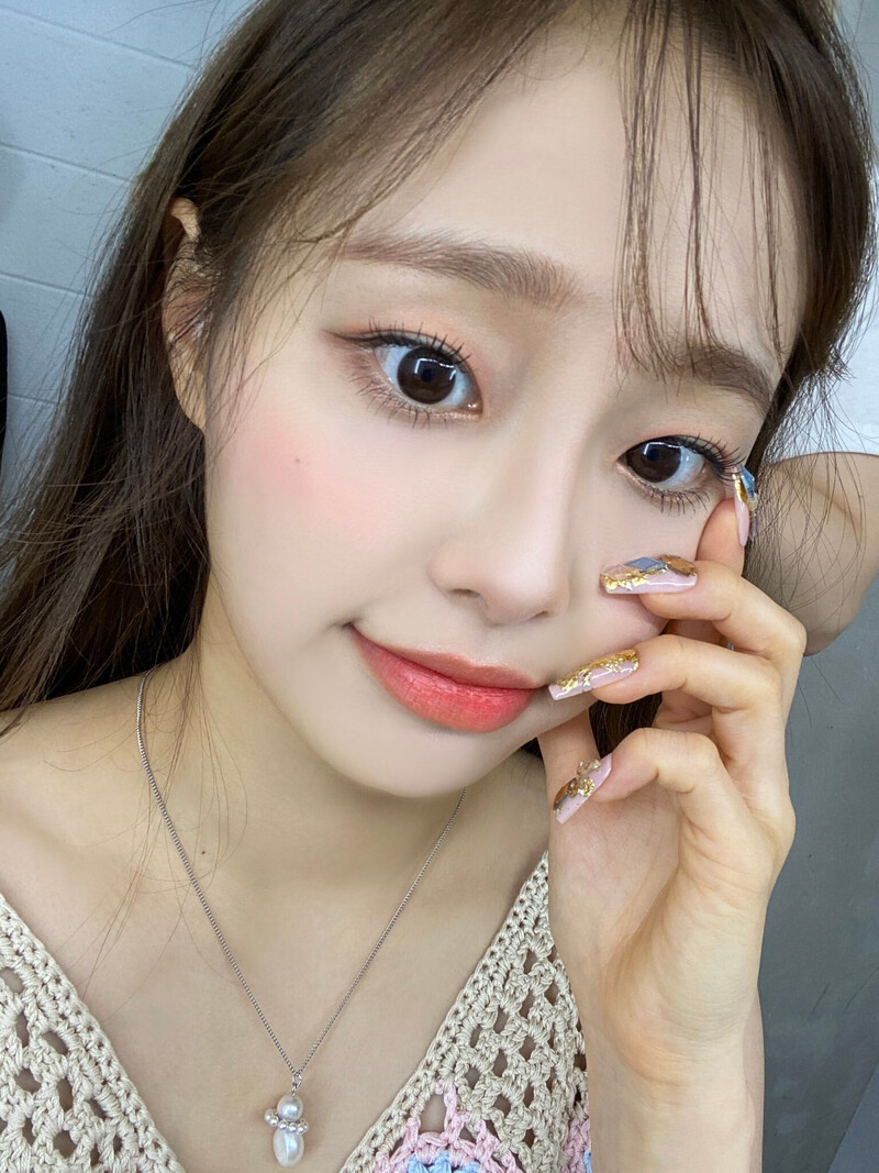 210914 LOONA Twitter Update - Chuu documents 8