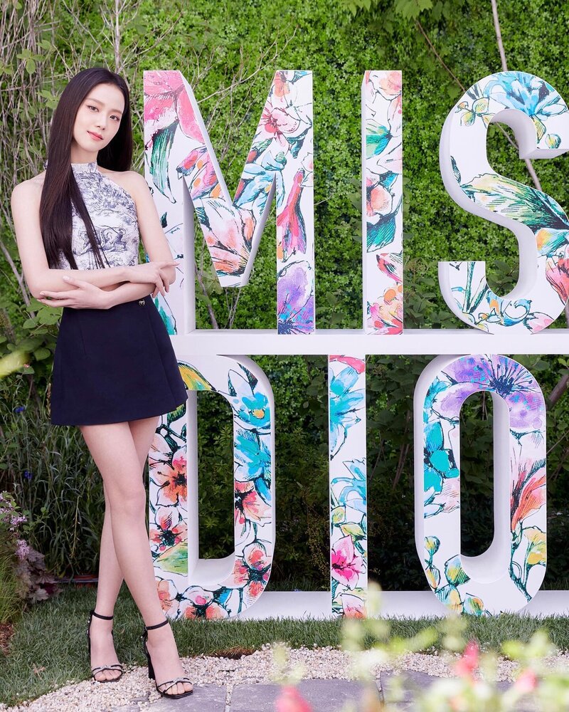 230505 JISOO- MISS DIOR Exhibition at Seoul documents 1