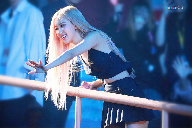 200105 BLACKPINK Rosé - 'In Your Area' World Tour in Osaka Day 2 documents 8