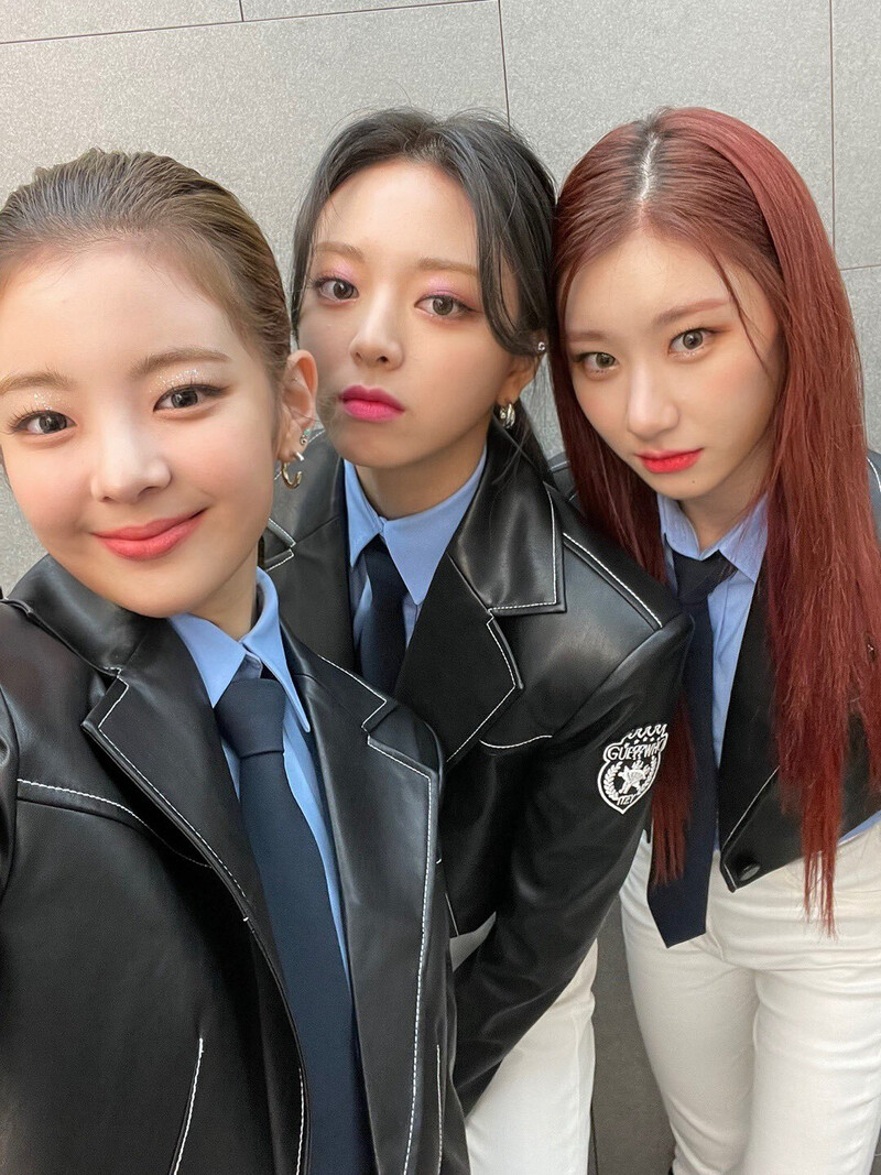 210522 ITZY Twitter Update documents 2